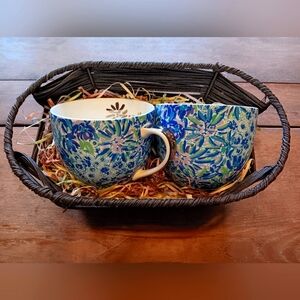 EUC Lily Pulitzer Mug Set in Basket